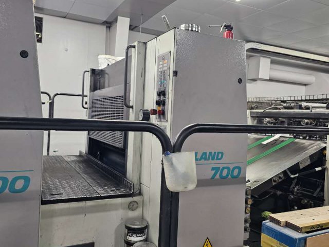 R700-11